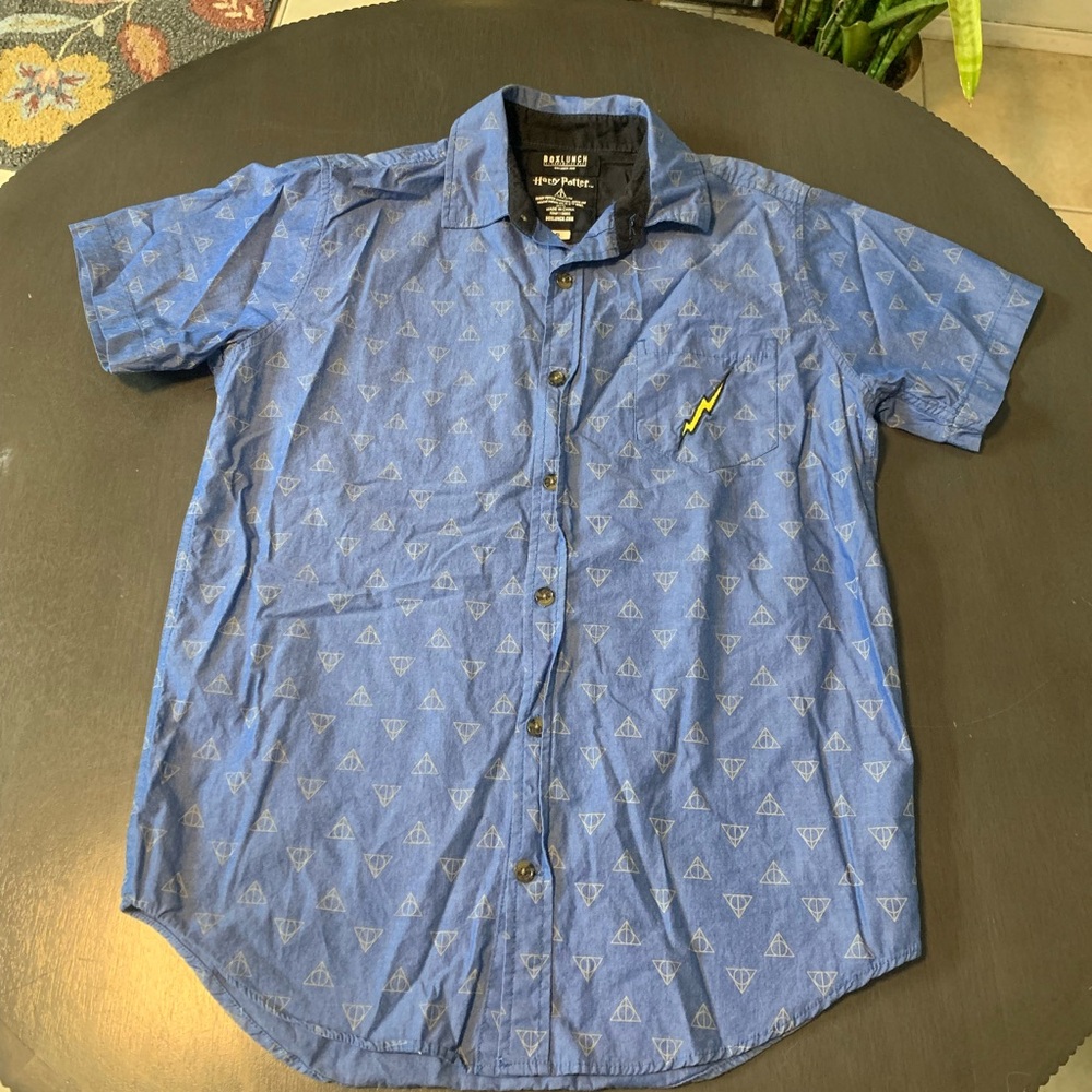 Harry Potter Deathly Hallows Box lunch Button Down Shirt Men’s Small